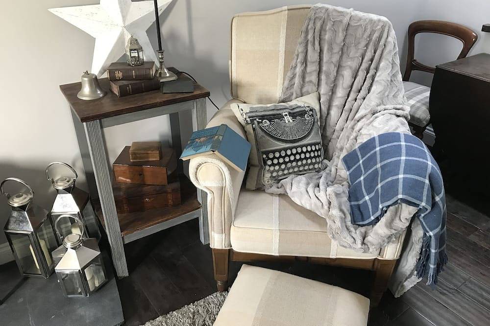 Dippy cottage - a perfect romantic escape, offering private luxury to indulge in in Bexhill, East Sussex