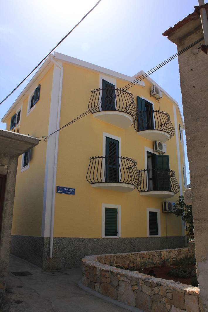Ganze Wohnung, 1-Zimmer-Ferienwohnung mit Balkon Kukljica, Ugljan A-8210-b in Kukljica, Insel Ugljan