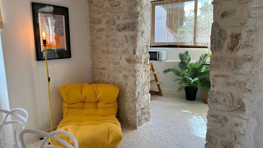 Location de vacances pour 6 personnes, avec piscine ainsi que vue et jardin à Monteils (Gard) - 4