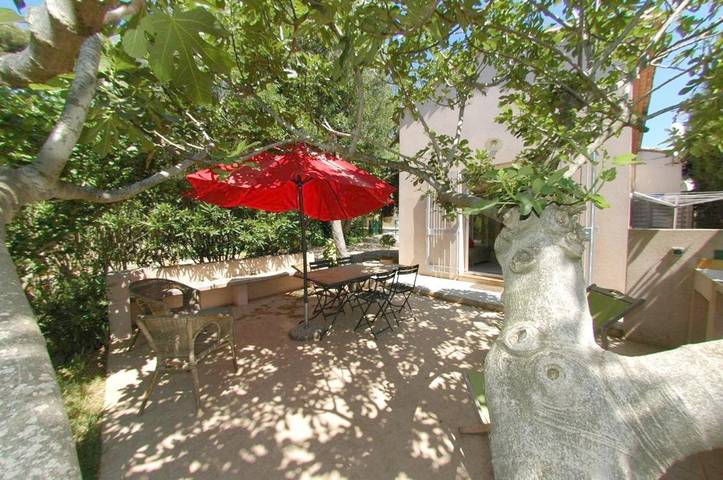 Villa pour 10 personnes, avec jacuzzi ainsi que terrasse et jardin, adapté aux familles à Bormes-les-Mimosas - 4