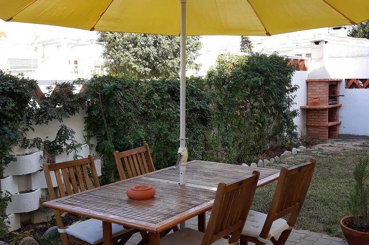 Ferienwohnung für 4 Personen, mit Balkon und Whirlpool sowie Garten - 1
