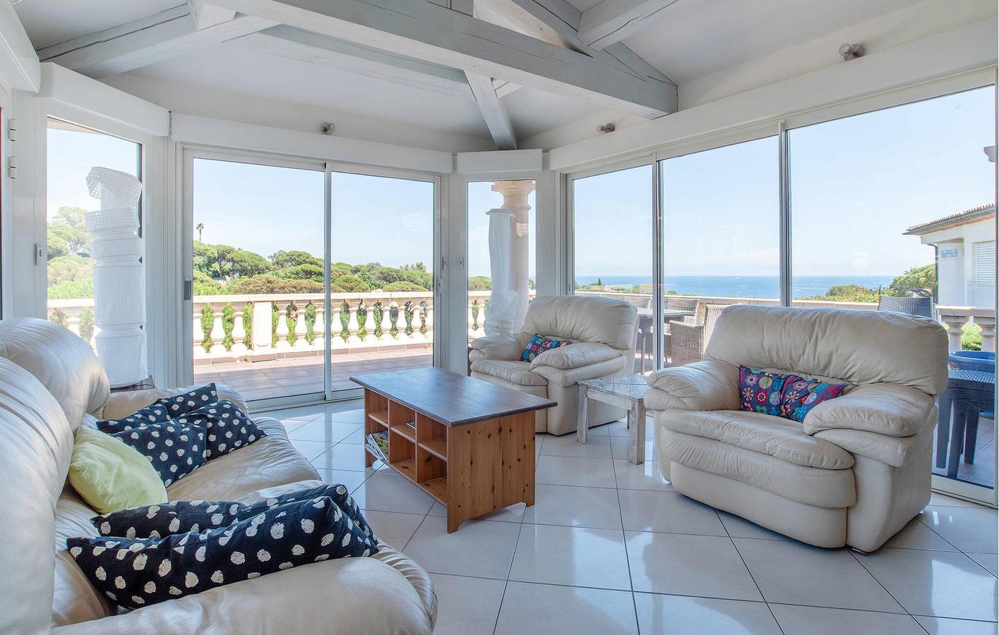 Appartement de luxe avec vue sur la mer, piscine et parking in La Nartelle, Sainte-Maxime