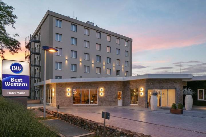 Hotel für 10 Personen, mit Terrasse
