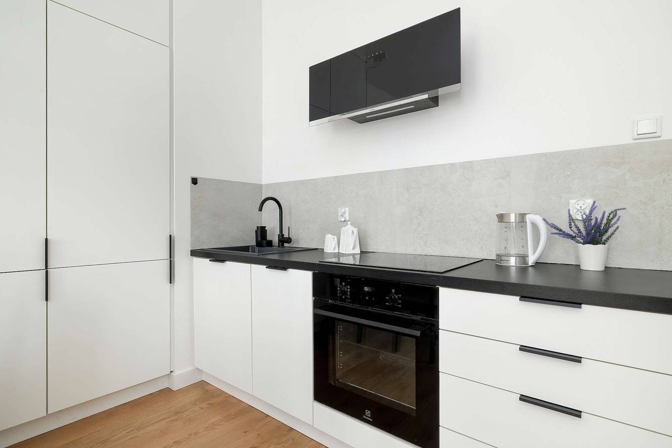 Appartamento intero, Modern Apartment with Garden | Private Parking in Dębniki, Cracovia