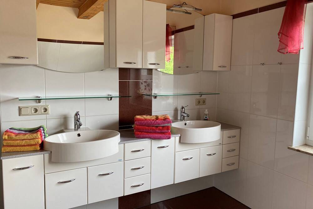 Ganze Wohnung, Ferienwohnung 1B Obergeschoss - Ferienwohnungen Runschke in Langendorf (Lüssow), Lüssow