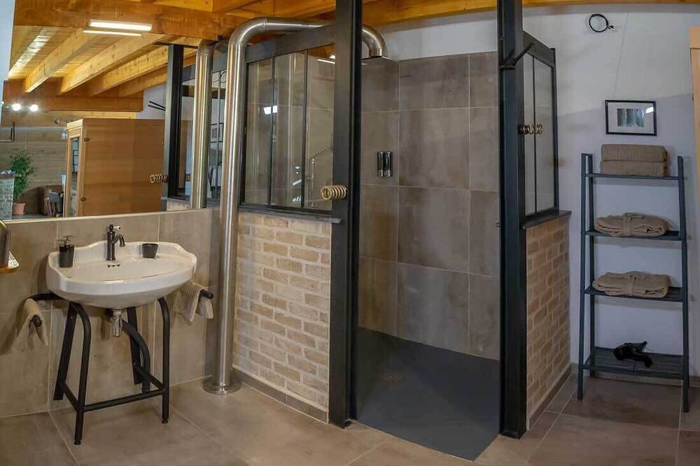 Loft Terre Jacuzzi and sauna Gravelines in Gravelines, Dunkirk region