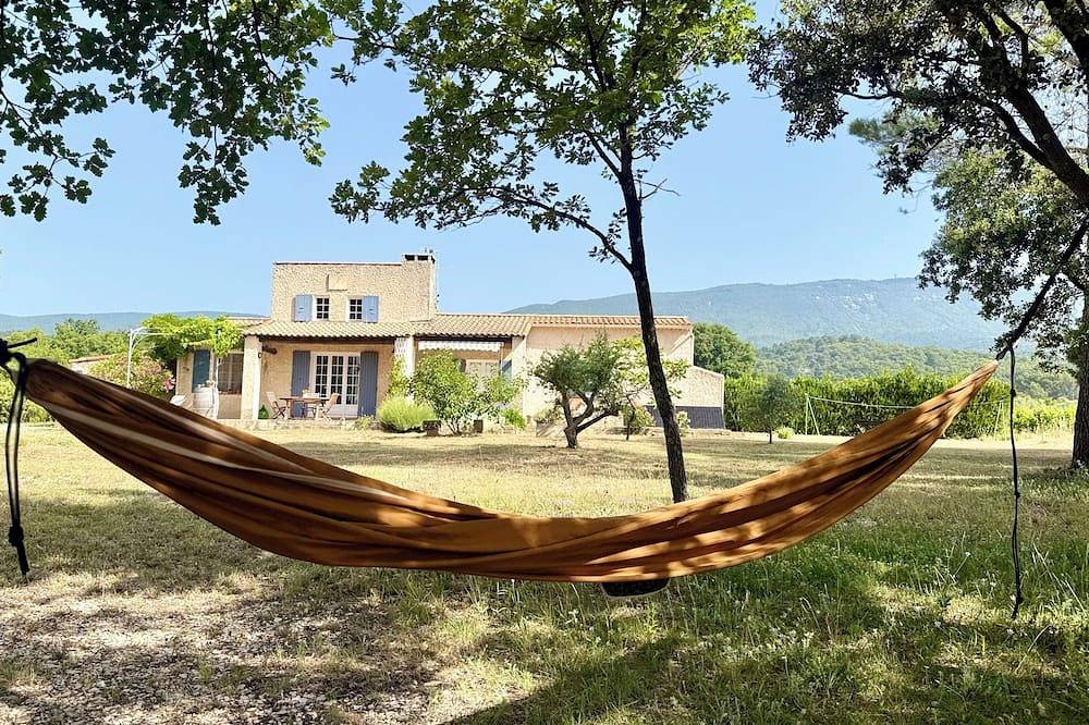 Quiet, natural home in Cucuron, Parc naturel régional du Luberon