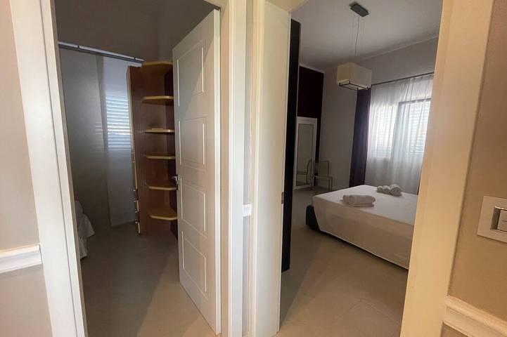 Villa frente al mar con piscina privada y conexión WiFi gratuita in Marina di Felloniche, Castrignano del Capo