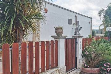 Villa for 4 Guests in Molinella (Foggia), Gargano, Picture 4