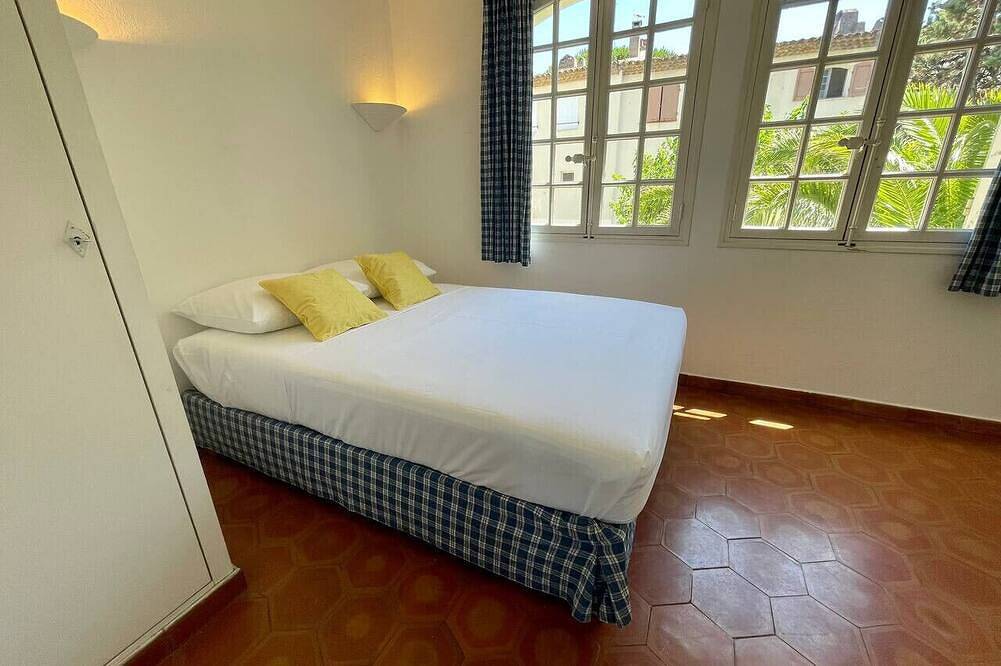 Maison Octogone, Fisherman’s House with berth in Port Grimaud, Grimaud