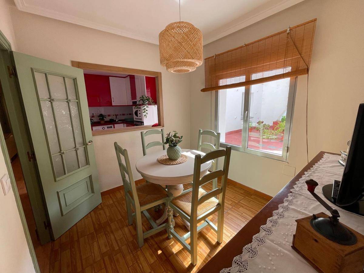 Apartamento entero, Two-Bedroom Apartment in Distrito Centro (Gijón), Gijón