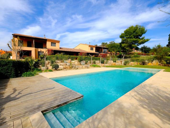 Gîte pour 4 personnes, avec Terrasse et Jardin dans Bonmont Terres Noves