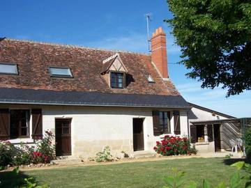 Gîte pour 8 personnes, avec terrasse ainsi que jardin et piscine, animaux acceptés à Saint-Épain