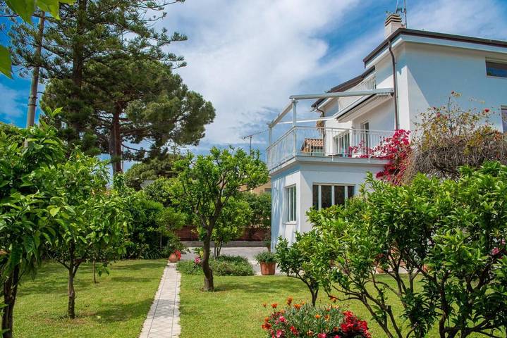 Villa mit pool für 8 Personen, mit Pool und Ausblick sowie Garten, mit Haustier in San Remo - 4