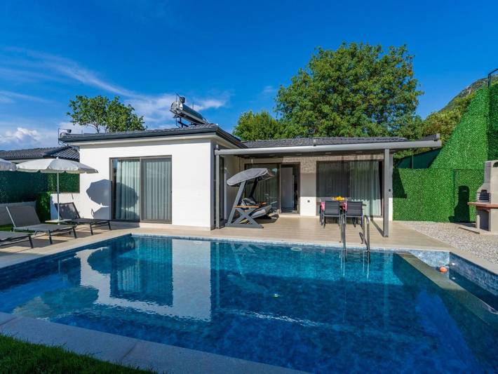 Ferienhaus für 4 Personen, mit Garten und Terrasse sowie Pool - 1