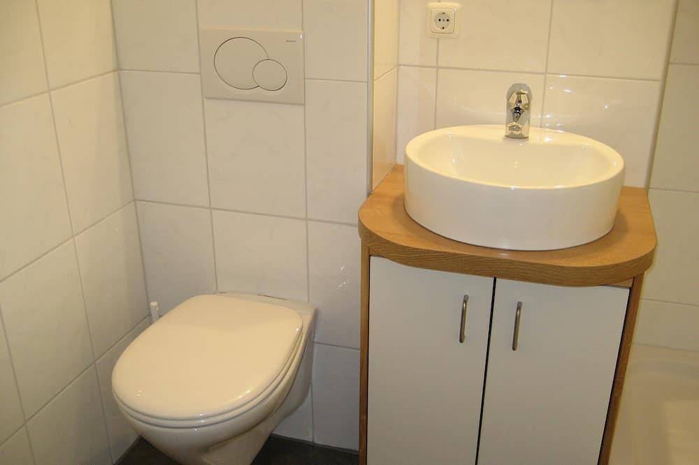 Geheel appartement, Gezellig appartement voor 2 personen met uitzicht op de bergen, 200 m tot u skiën. Wandelgebied in Oberjoch, Bad Hindelang