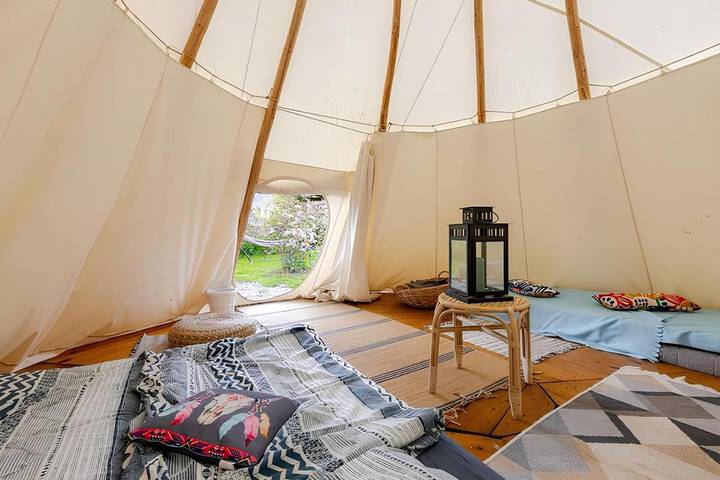 Tente pour 5 personnes, avec vue ainsi que piscine et jardin, animaux acceptés en Ille-et-Vilaine - 2