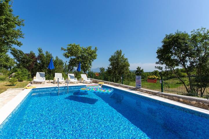 Ferienhaus für 4 Personen, mit Garten und Pool in Istrien