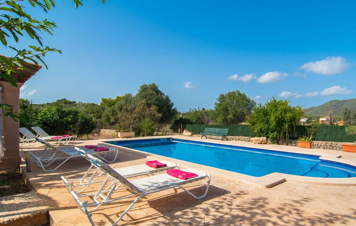 Gemütliche Wohnung mit Terrasse und Pool, 900m zum Strand Sa Marjal in Port Nou, Son Servera