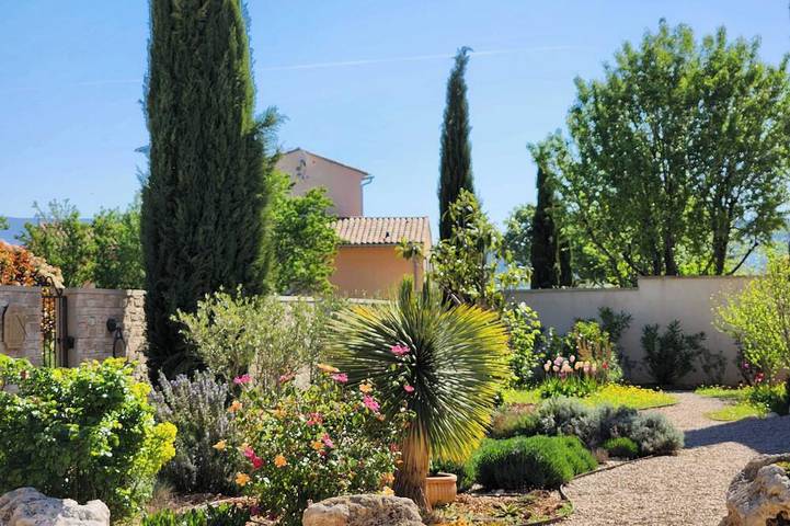 Maison de vacances pour 10 personnes, avec piscine à Saint-Saturnin-lès-Apt