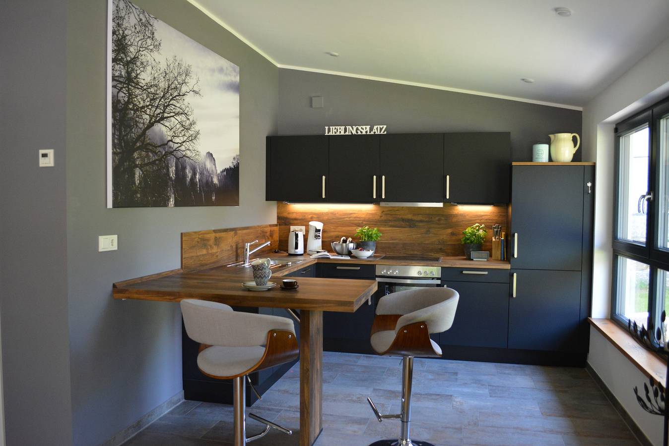 Ganze Wohnung, Ferienwohnung 'Gartenglück' mit Privatterrasse, Gemeinschaftsgarten und Wi-Fi in Inzigkofen, Naturpark Obere Donau