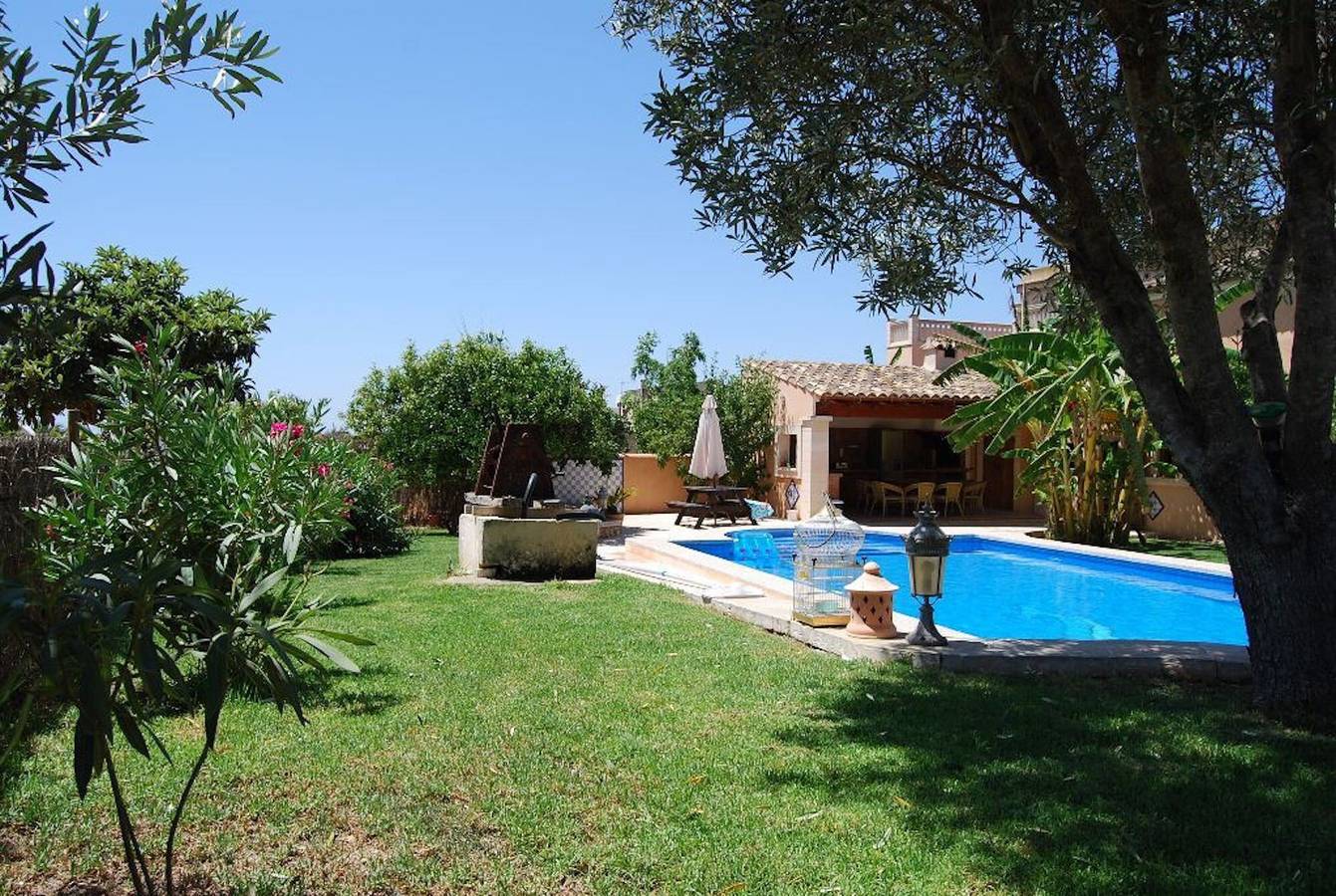 Casa de vacaciones Es Porrassar con vistas a la montaña, piscina, Wi-Fi, aire acondicionado, terraza in Cas Concos, Felanitx