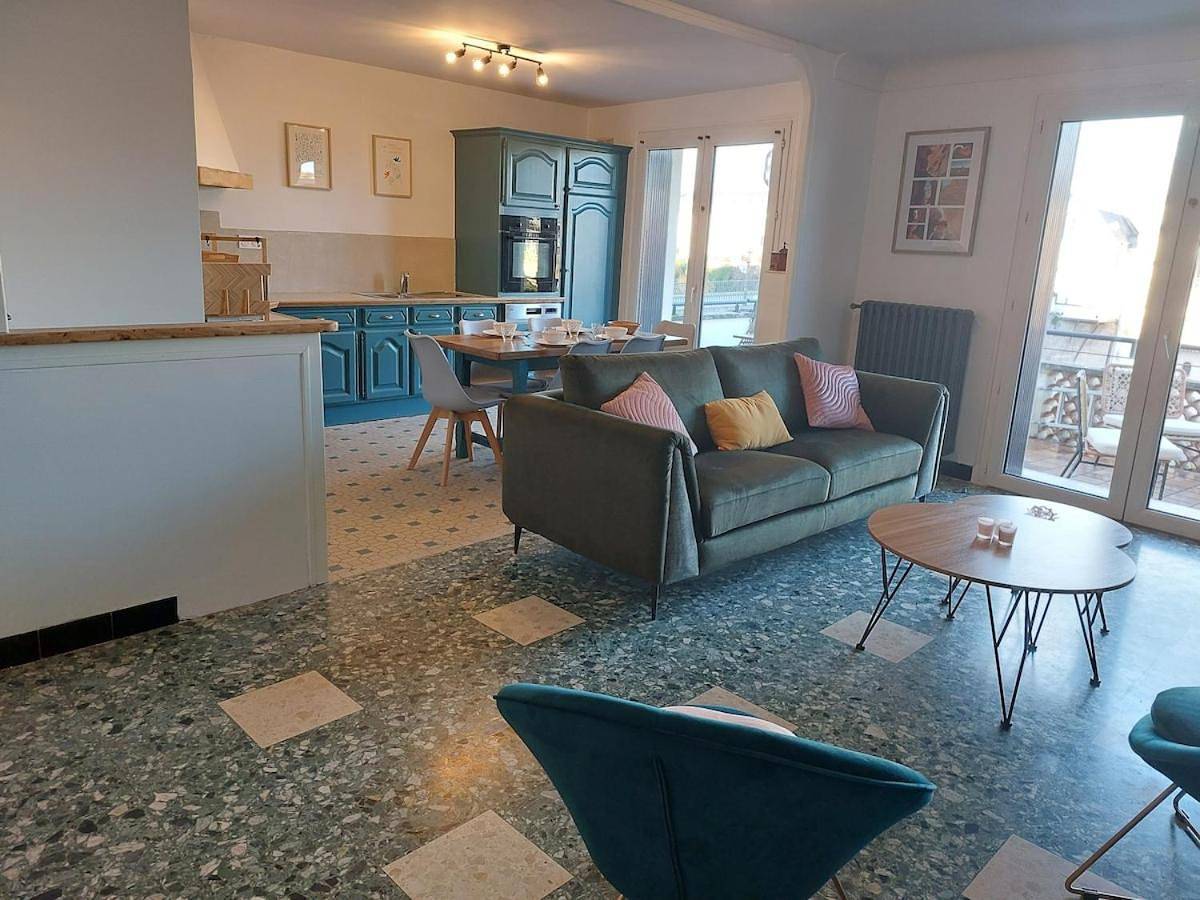 Appartement entier, Studio with Terrace in Villeneuve-sur-Lot, Quercy
