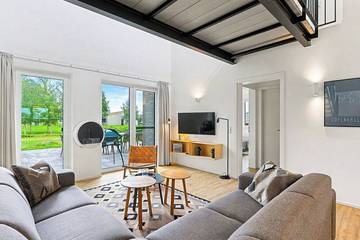 Ferienhaus für 10 Personen, mit Whirlpool und Pool, mit Haustier in Lembruch