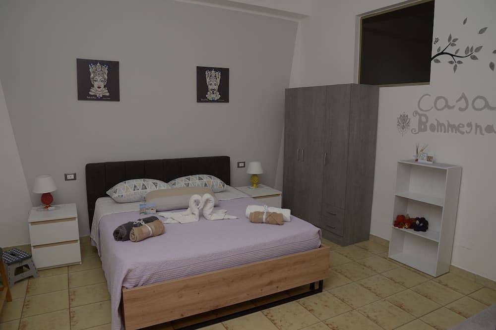 Entire apartment, Bommegna House in Noto, Noto region