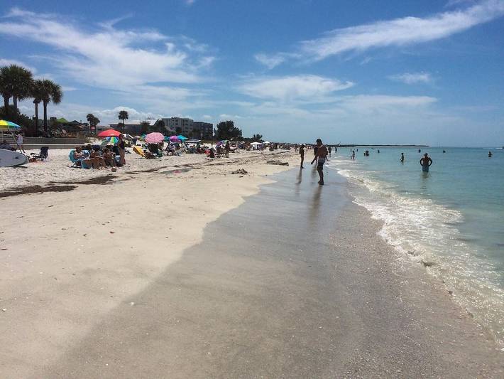 Vacation rental for 3 people, with hot tub and garden in St. Petersburg (FL)