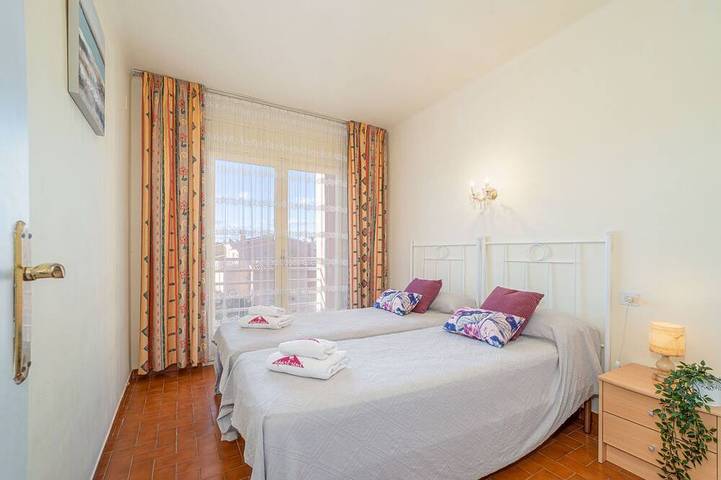 Ferienwohnung für 6 Personen, mit Terrasse und Garten sowie Pool in Empuriabrava - 4