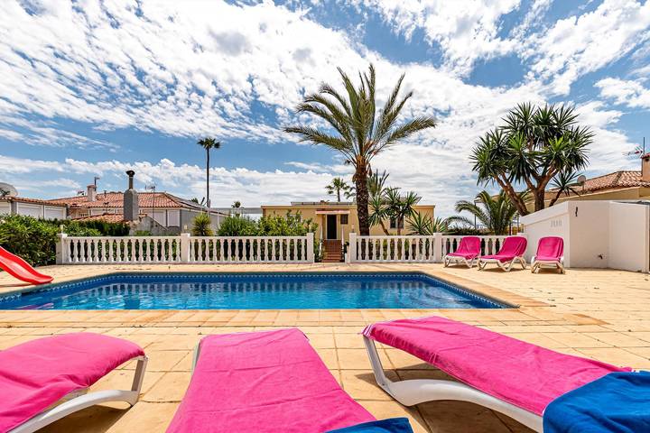 Chalet para 10 personas, con jardín y piscina en Marina Baja - 4