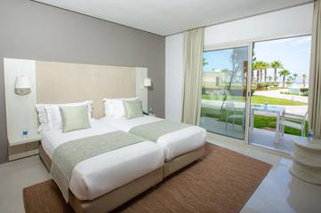 Hôtel pour 5 personnes, avec jardin et vue ainsi que bassin pour enfant et piscine dans Larache
