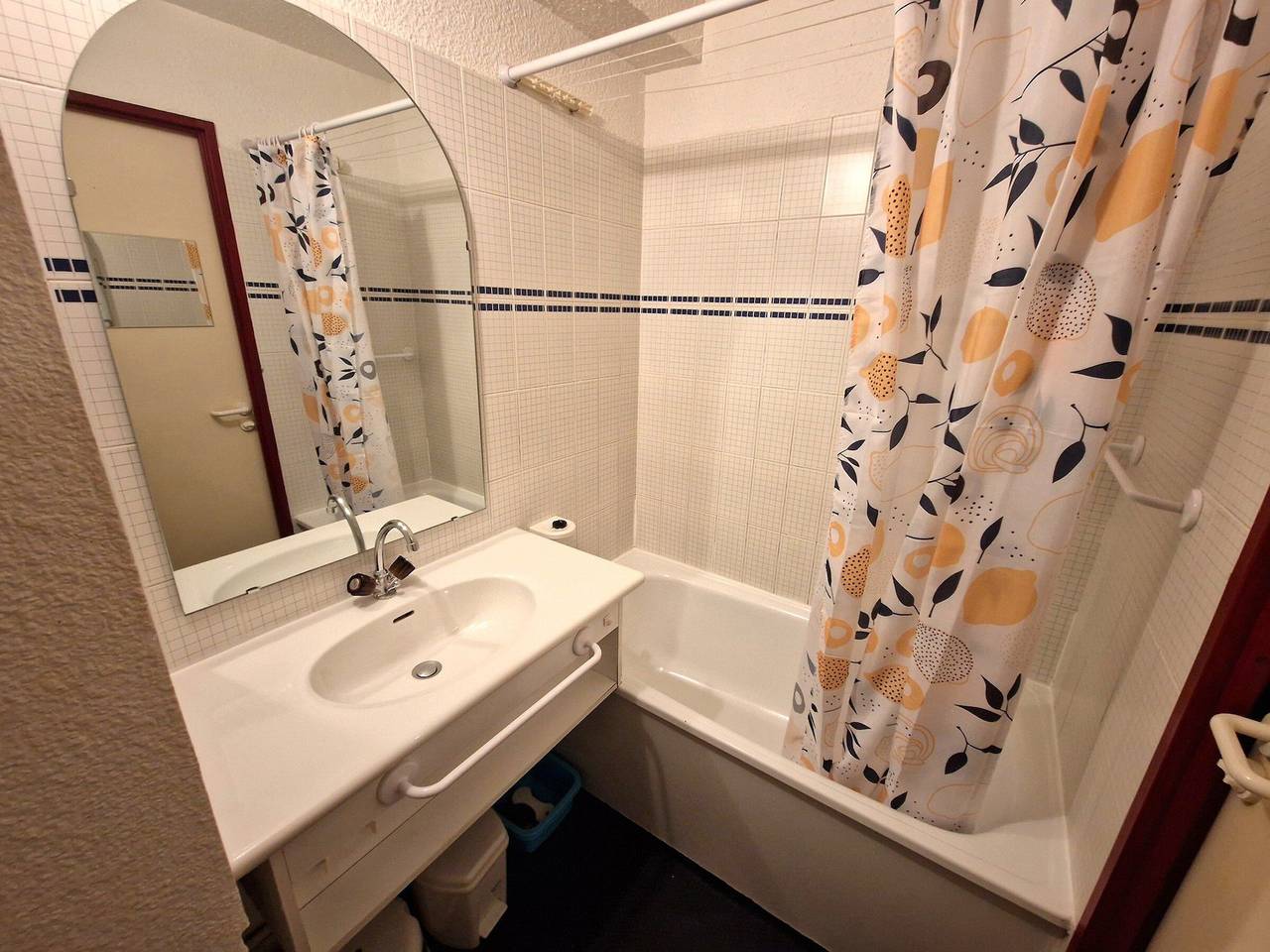 Estudio entero, Estudio acogedor para 4 en el centro de Valfréjus con balcón in Valfréjus, Modane