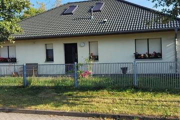 Ferienhaus für 8 Personen, mit Garten in Ahrensfelde