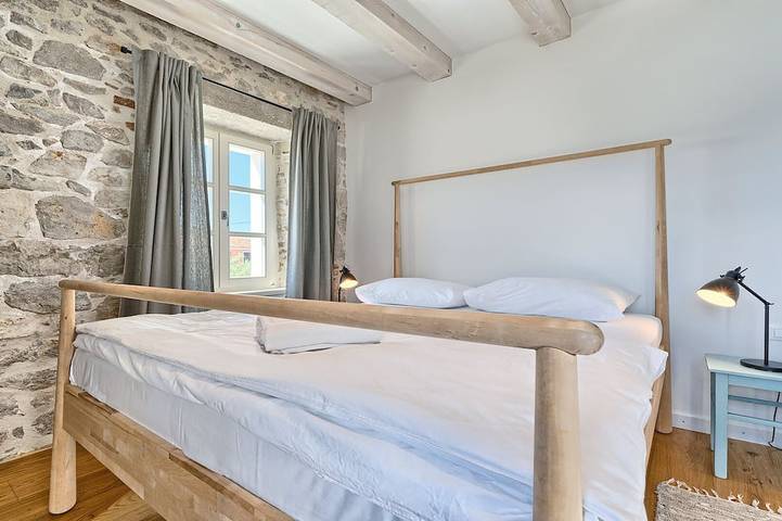 Villa Blue Bay - villa fronte mare con piscina per 10 ospiti sull'isola di Ugljan in Sutomiscica, Isola di Ugljan
