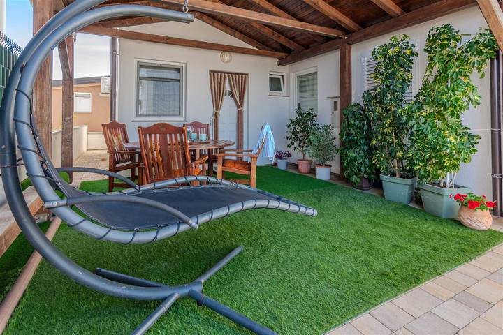 Apartament wakacyjny dla 4 osób, z Balkon/ taras i Taras w Vir