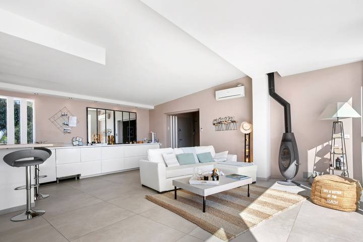 Villa 'Artemis' with Sea View, Wi-Fi, and Air Conditioning in Grimaud in Grimaud, Mediterranean Coast (France)