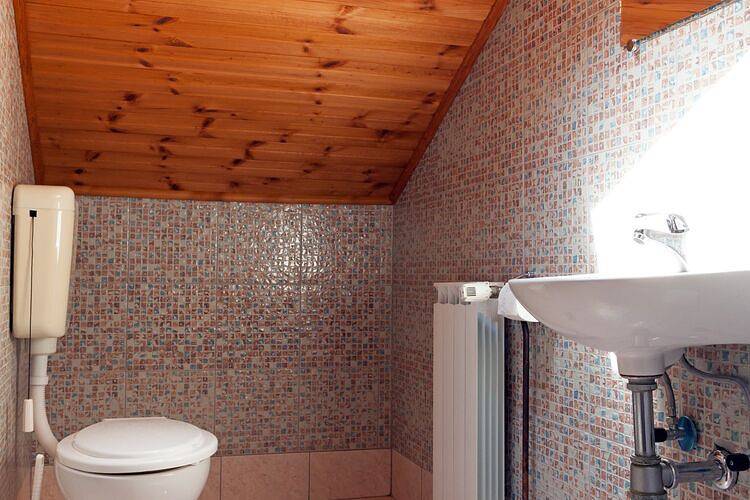 Ganze Wohnung, Guesthouse Žafran- Double Room With Terrace in Smoljanac, Lika-Senj