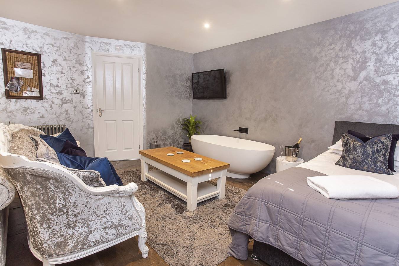 Converted stable room 2  in York, Yorkshire