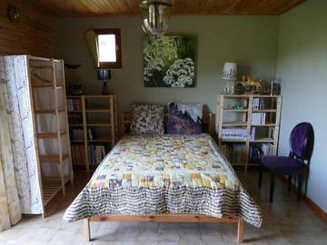 Gîte pour 2 personnes, avec terrasse ainsi que jardin et vue à Selonnet