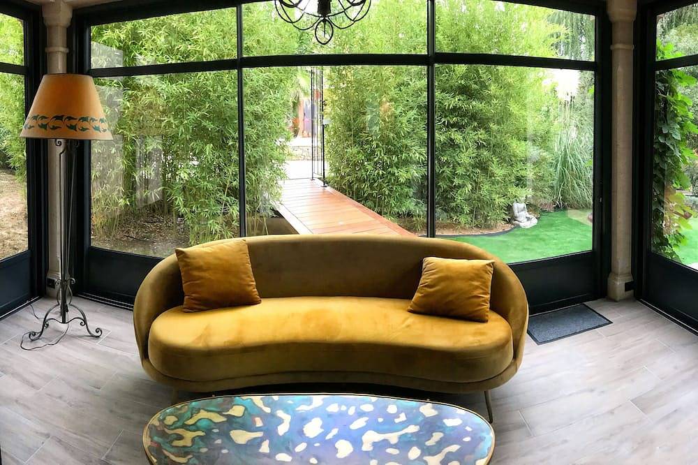 Unabhängiges Ferienhaus Val D'amour in Nages-et-Solorgues, Nimes und Umgebung