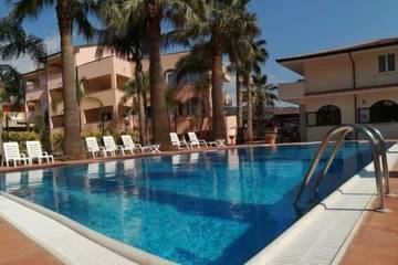 Ferienwohnung für 3 Personen, mit Garten und Pool in Marina di Ascea