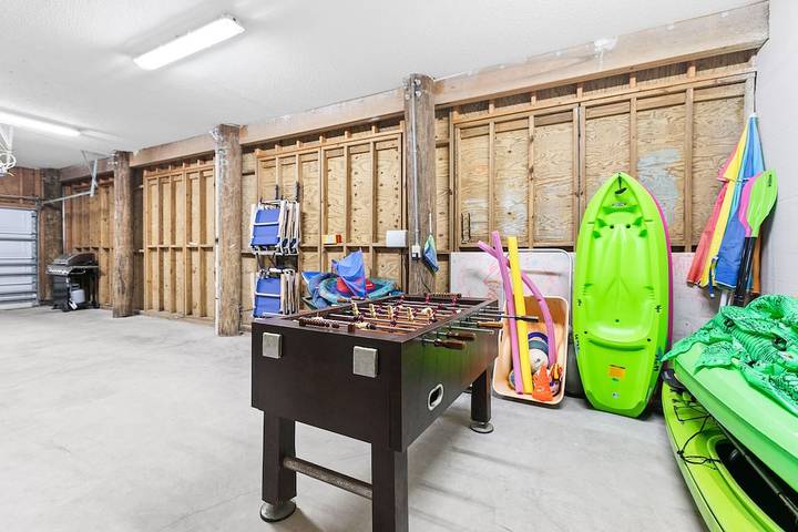 Vacation rental for 11 people, with pool and balcony as well as yard in Pensacola Beach