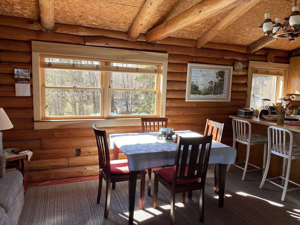 Gemütliche Hütte mit See- und Bergblick in Rutland County