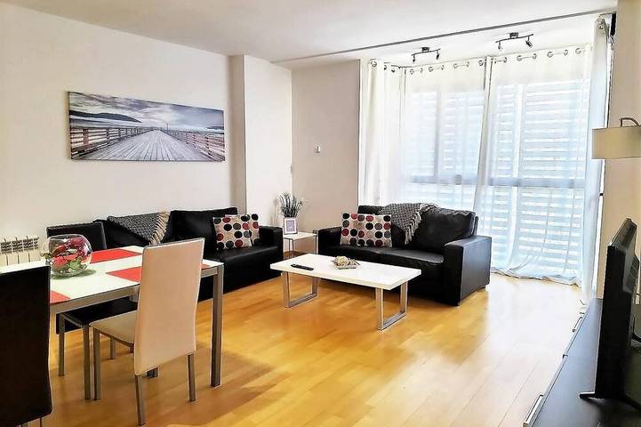 Apartamento de vacaciones para 4 personas, con balcón además de piscina y jardín - 1