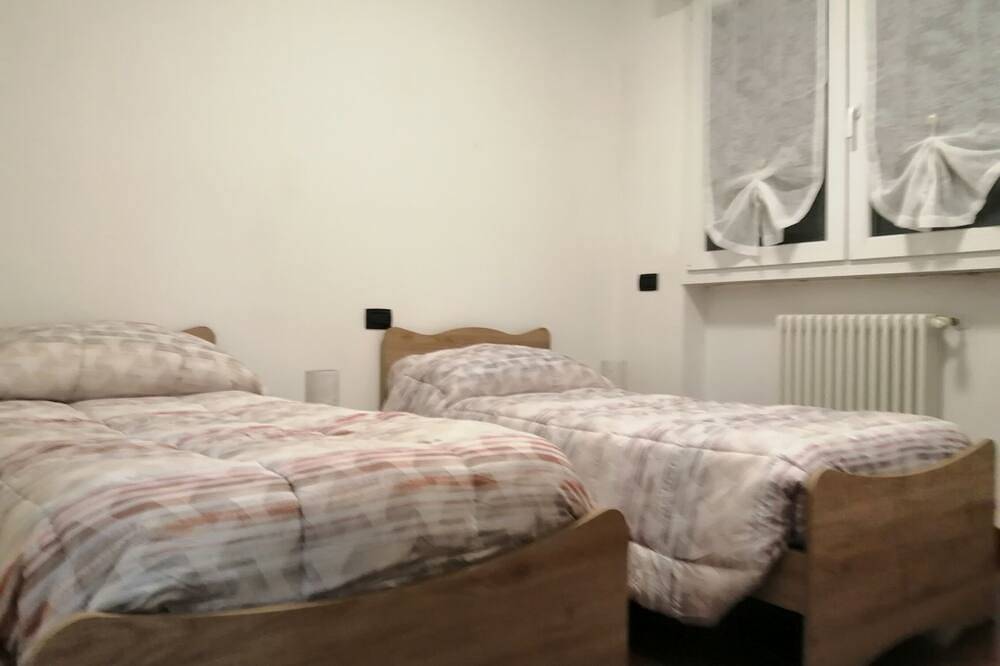 Entire apartment, New and lovely in Cremona, Cremona Province