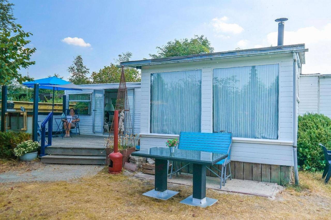Geheel appartement, Schöner ruhiger 2 Pers Starcaravan am Lauwersmeer in Oostmahorn, Dongeradeel