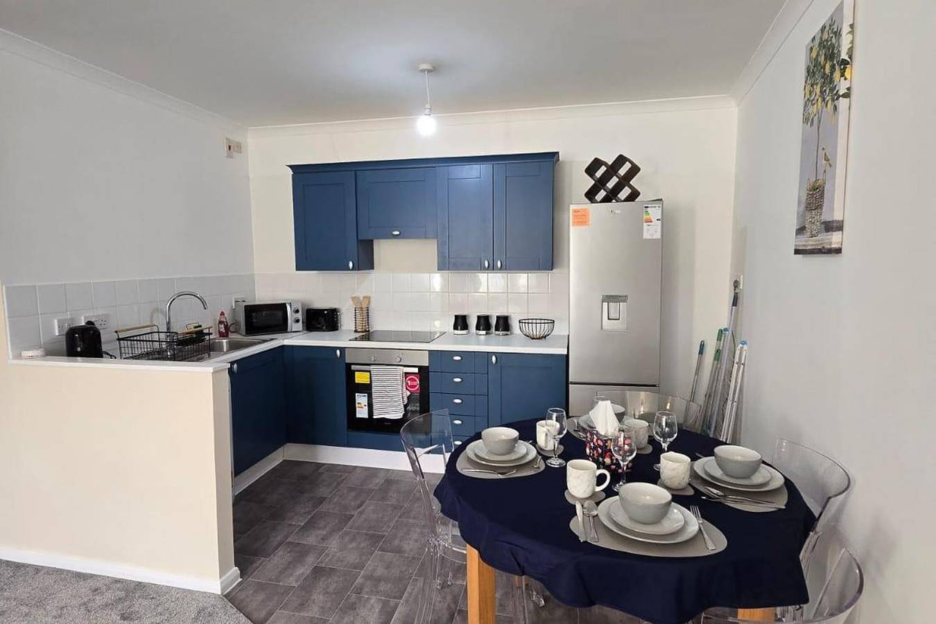 Ganze Ferienwohnung, Modern City Apartment, Sleeps 4 with Parking in Northampton, Northamptonshire