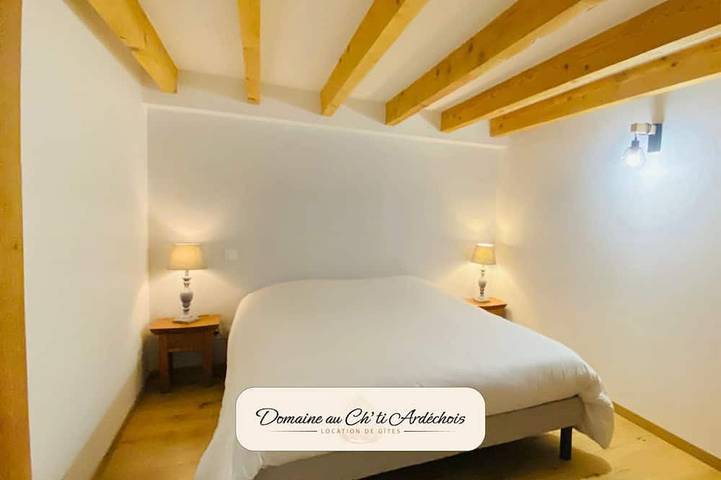 Location de vacances pour 8 personnes, avec piscine ainsi que jardin et jacuzzi à Rochessauve - 4